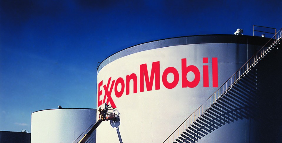 Tres petroleras se disputan la venta de activos de ExxonMobil en Argentina  thumbnail