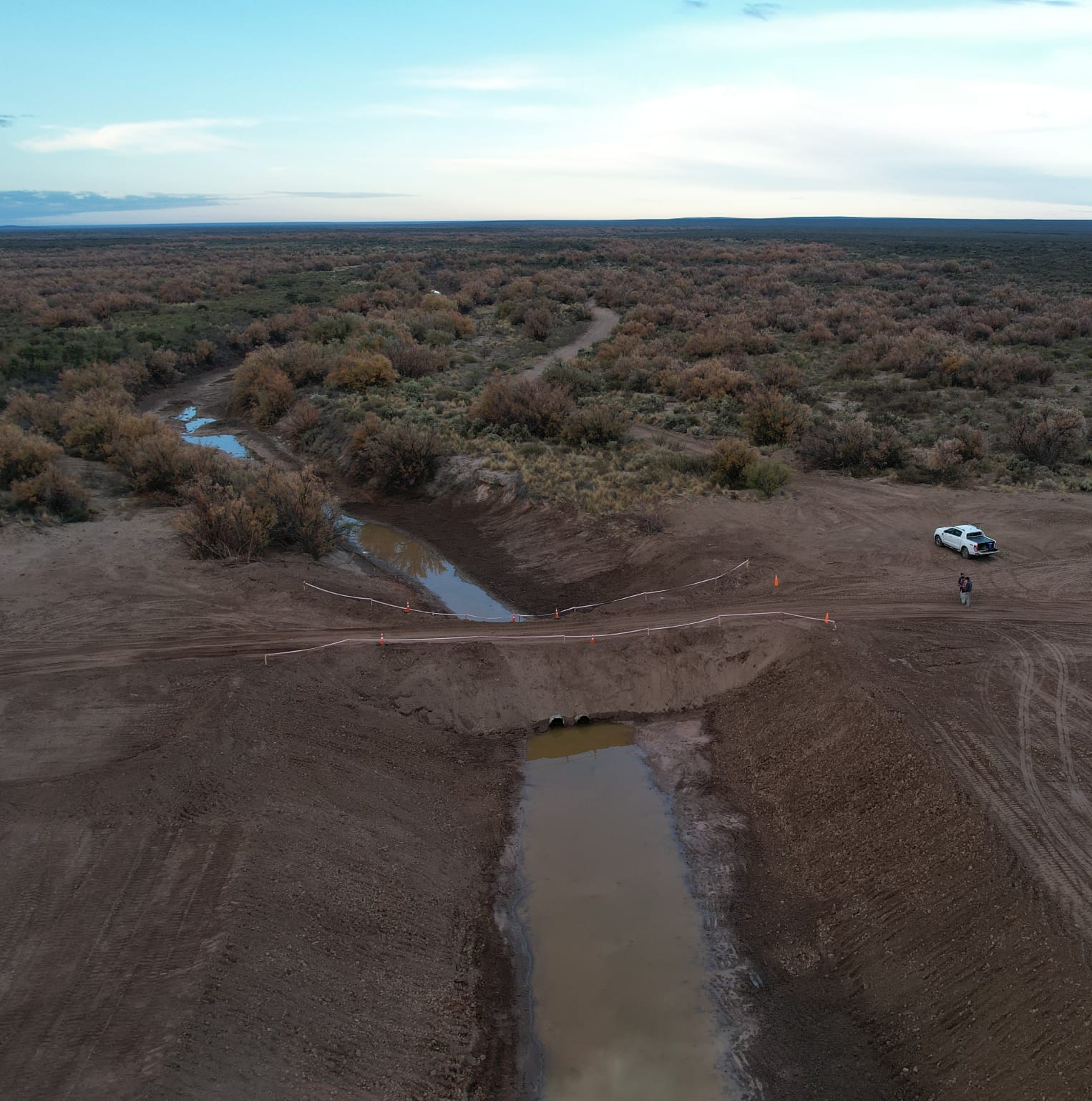 Gasoducto Néstor Kirchner: especialistas inspeccionaron la traza por debajo de los ríos Colorado y Salado  thumbnail