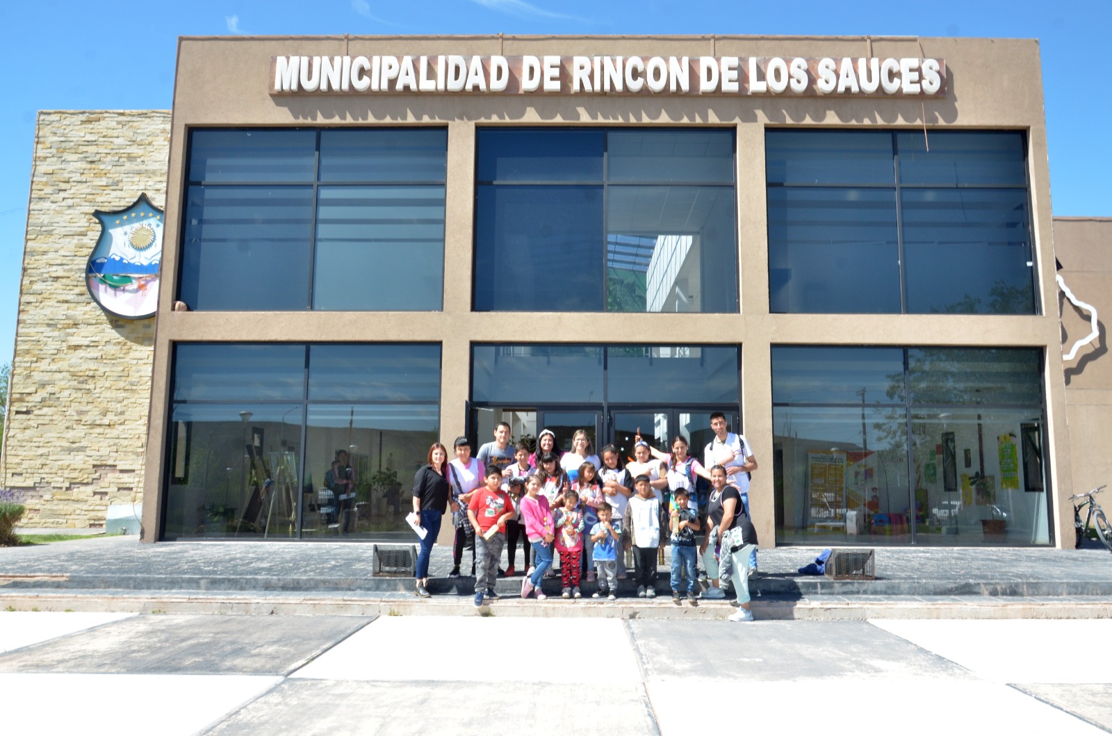 Niños y niñas de la escuela de Octavio Pico disfrutaron de una recorrida en el palacio municipal y la ciudad thumbnail