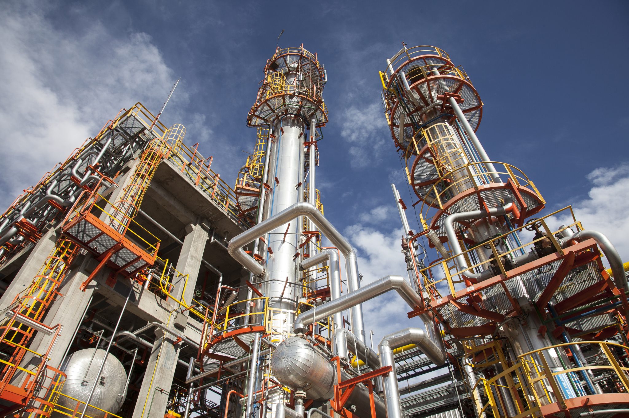 YPF destacó un récord de su refinería en Mendoza  thumbnail