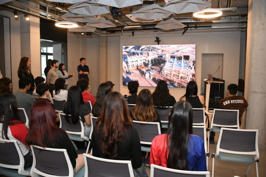 Visitas de estudiantes al Polo Tecnológico.