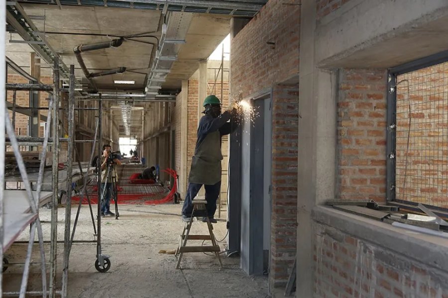 Avanza la construcción de la EPET 25