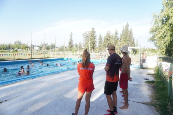 Verano 2026: El Municipio de Plottier realiza controles en complejos con natatorios