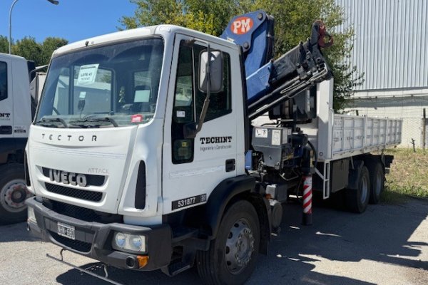 Techint subasta camiones, pick ups, equipos industriales y hasta un drone