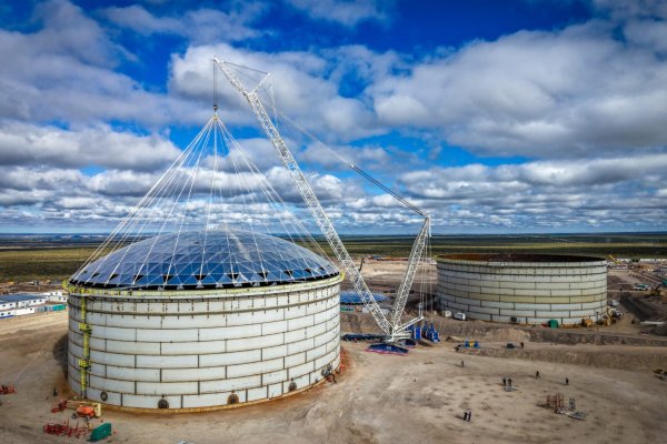 Megamejicaneada por $10.000 millones en VMOS y Oil Tanking