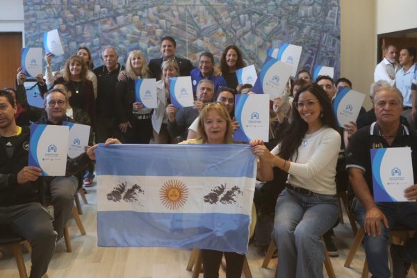 La municipalidad entregó las primeras adjudicaciones de lotes a veteranos de Malvinas