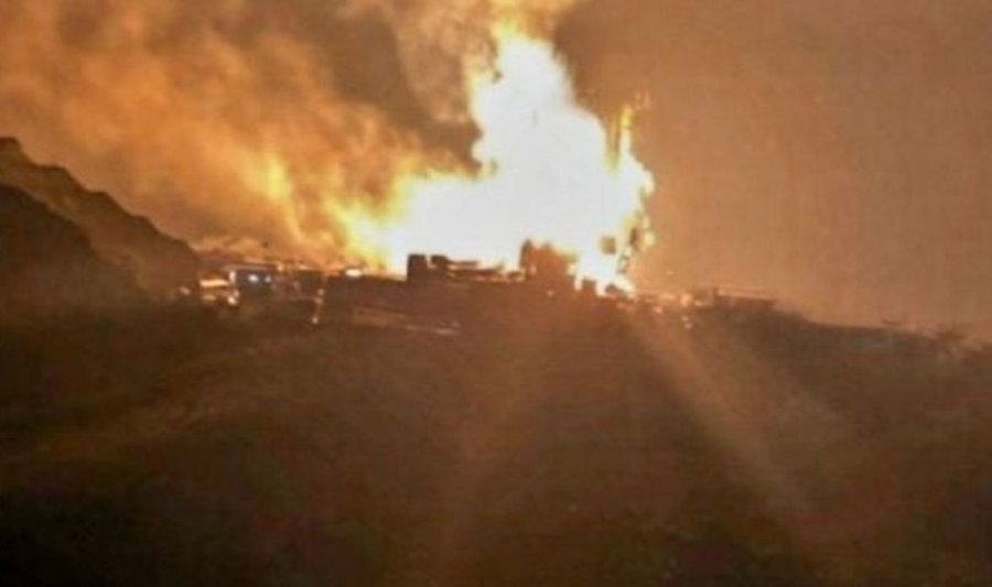Dos trabajadores fallecieron en la explosión.