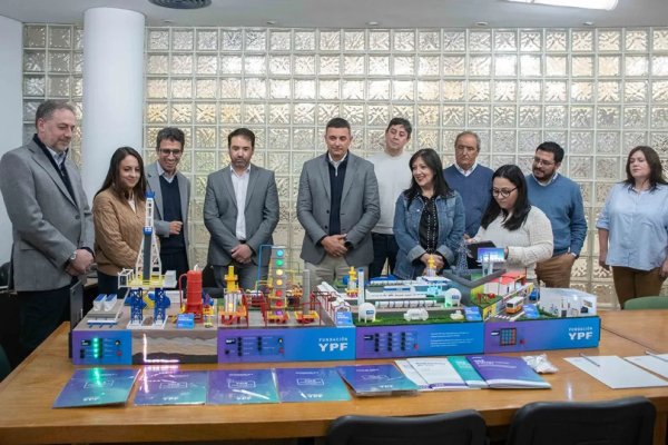 Educación y Fundación YPF acercan a las escuelas maquetas educativas sobre energía