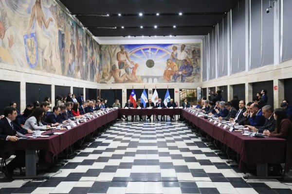Encuentro binacional: Neuquén y Biobío profundizan su integración comercial, energética y logística