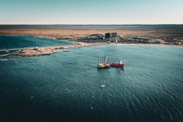VMOS: ya están en Río Negro los equipos para construir el ducto submarino