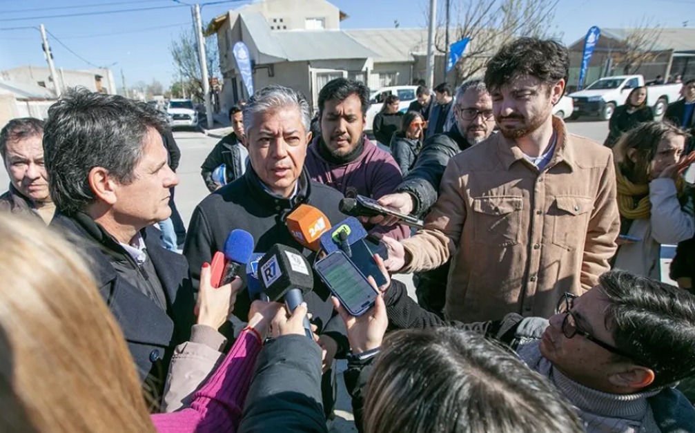 Figueroa acordará con operadoras el financiamiento de obras viales